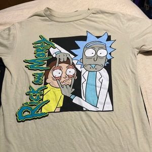 Only worn 3 times and the tag is washed away looks brand new